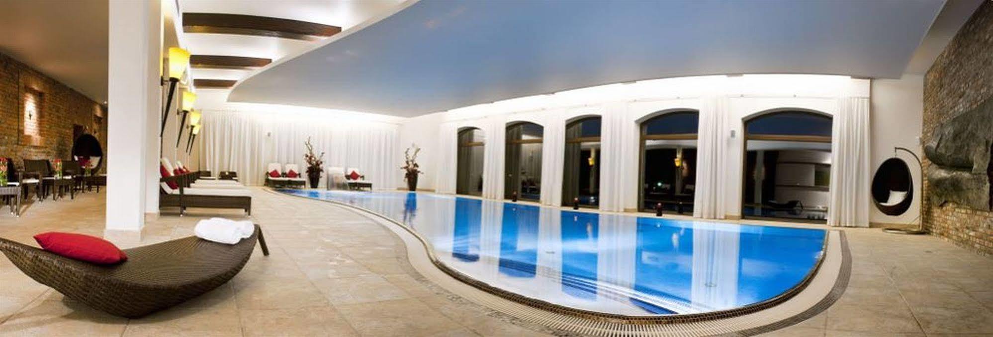 Hotel Remes Opalenica Dış mekan fotoğraf