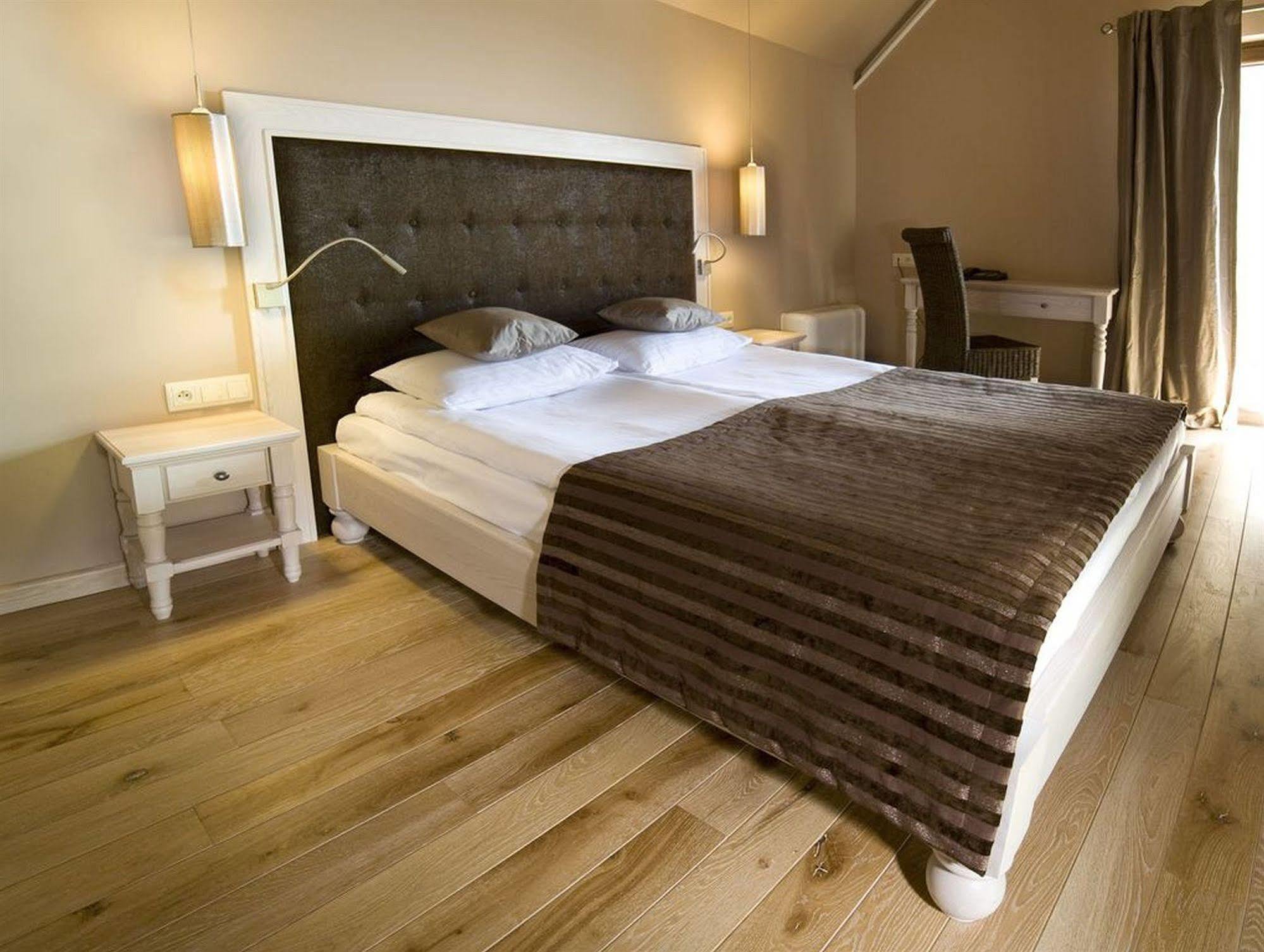 Hotel Remes Opalenica Dış mekan fotoğraf